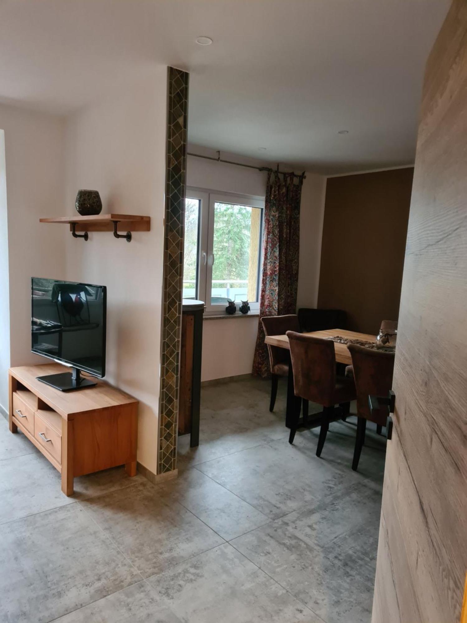 Ferienwohnung Burgblick Pelm Екстер'єр фото