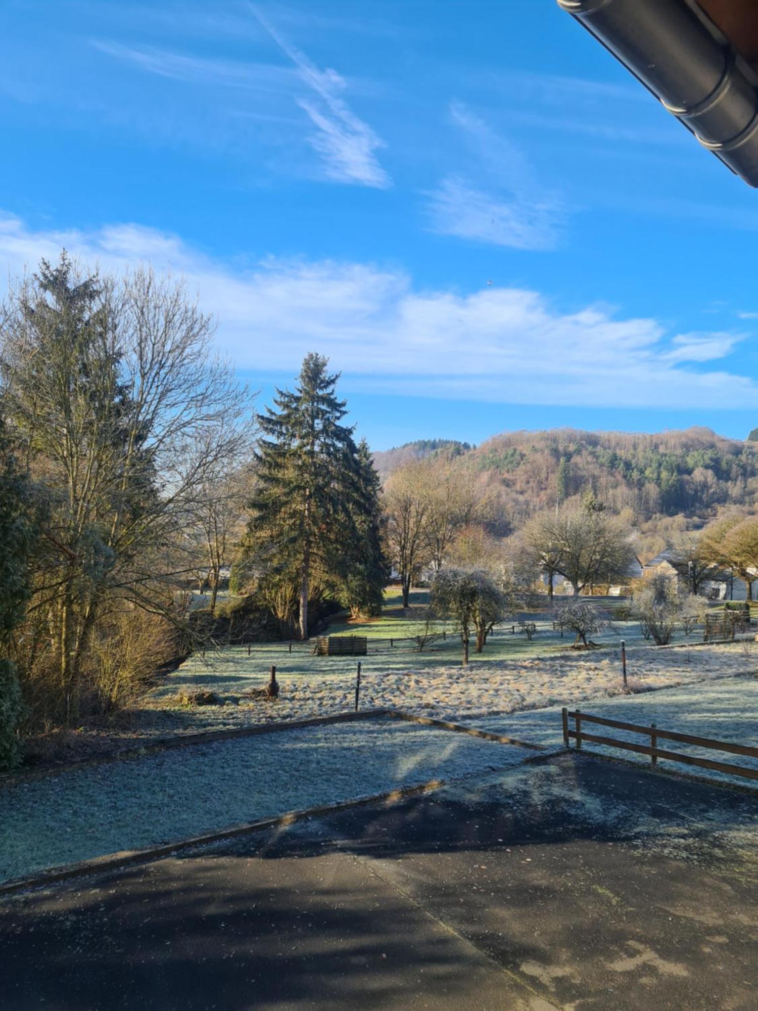 Ferienwohnung Burgblick Pelm Екстер'єр фото